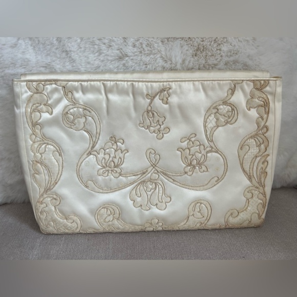 Pre-Owned Vintage Carlin Comforts Lingerie Bag Cream Satin Pouch Saks 5th Ave